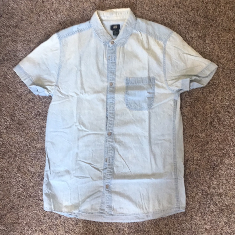 Short sleeve button down